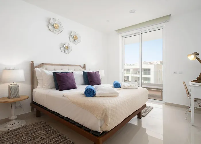 Marina View 3 With Pool By Homing Apartamento *