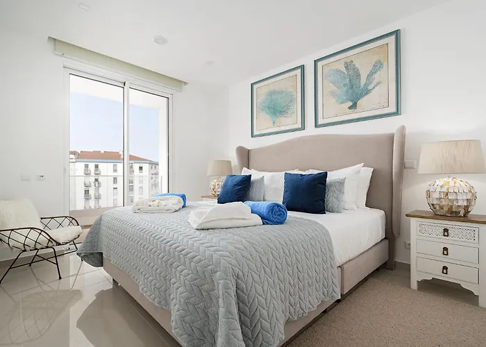 Marina View 3 With Pool By Homing * Lagos