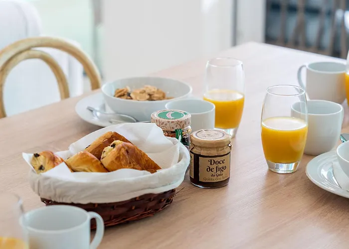 Marina View 3 With Pool By Homing * Lagos