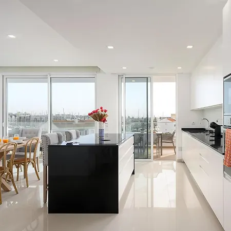 Marina View 3 With Pool By Homing Apartment Lagos