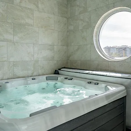 Apartment Marina View 3 With Pool By Homing Lagos